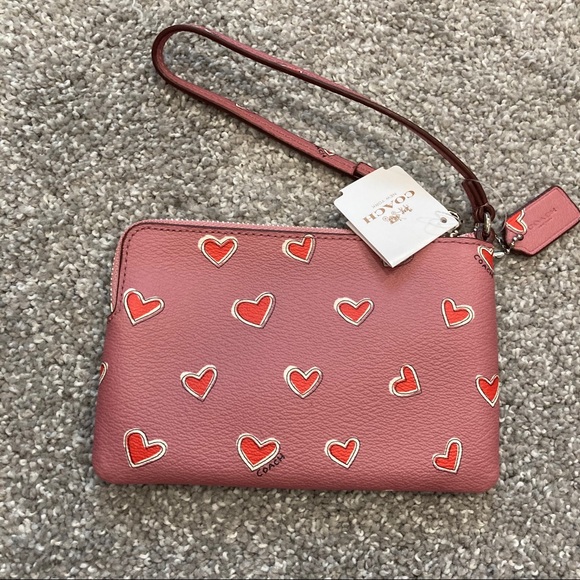 Coach wristlet heart limited design NWT - Picture 3 of 6